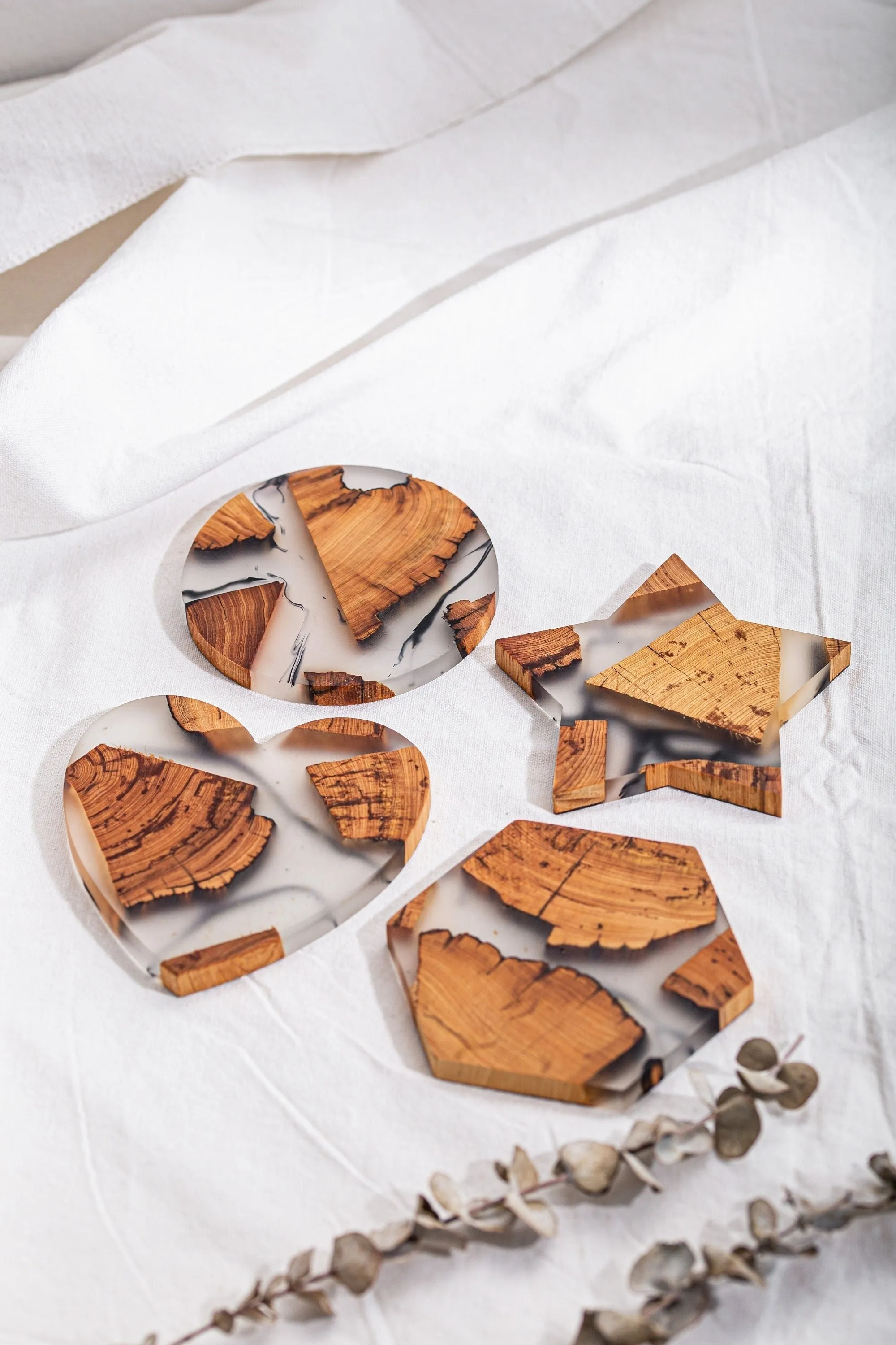 Gohobi A Set of 4 Wooden Resin Coasters