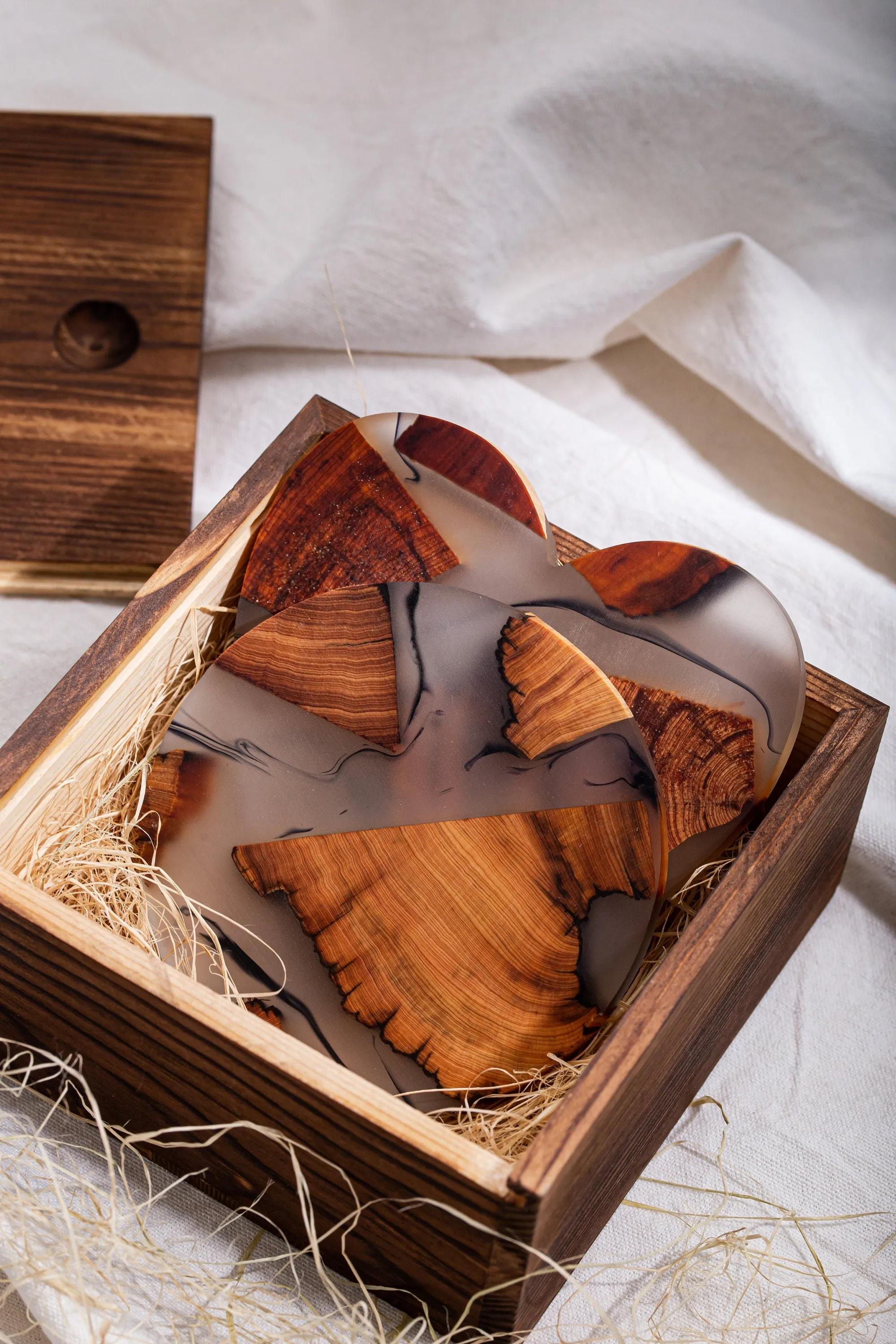 Gohobi A Set of 4 Wooden Resin Coasters