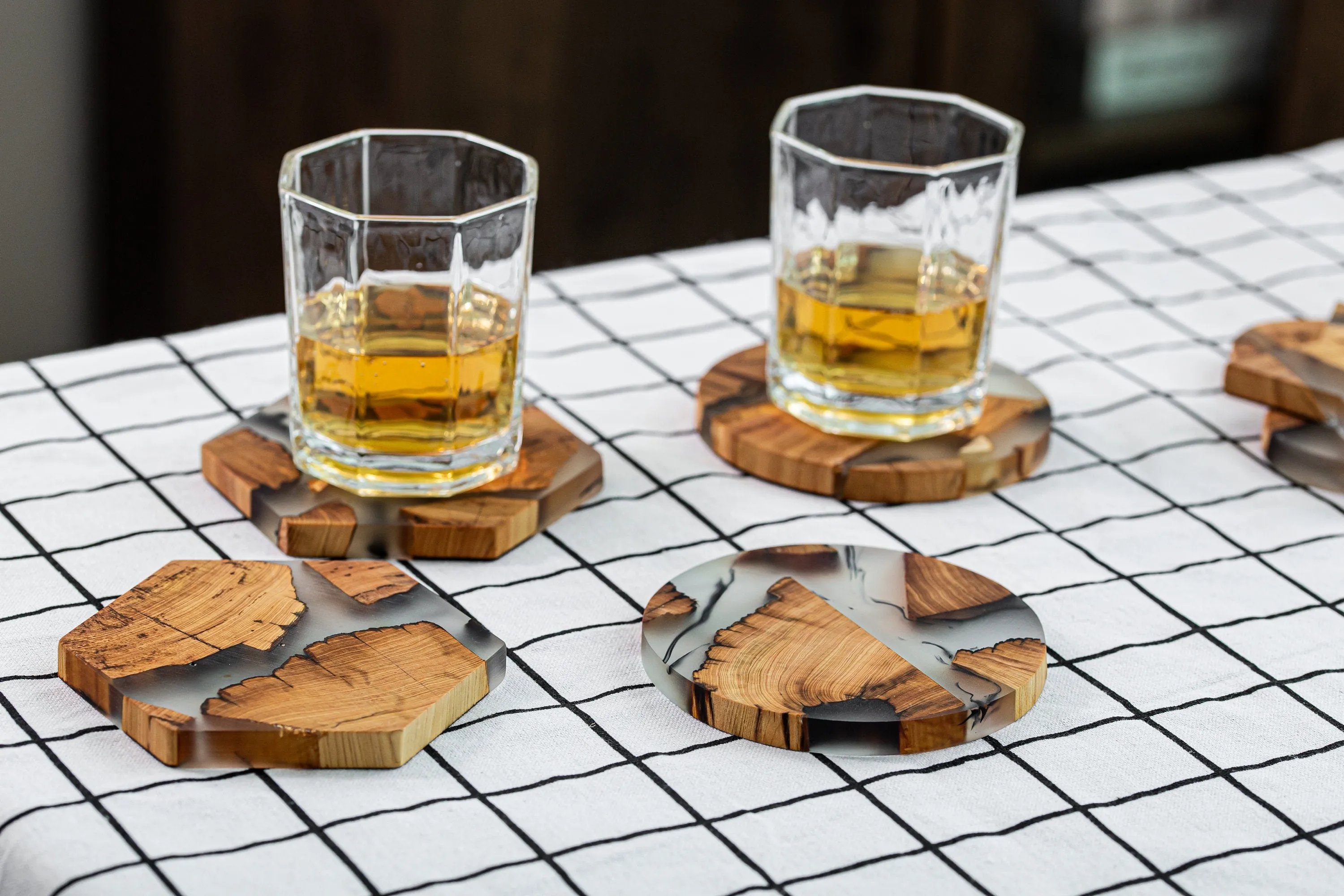 Gohobi A Set of 4 Wooden Resin Coasters