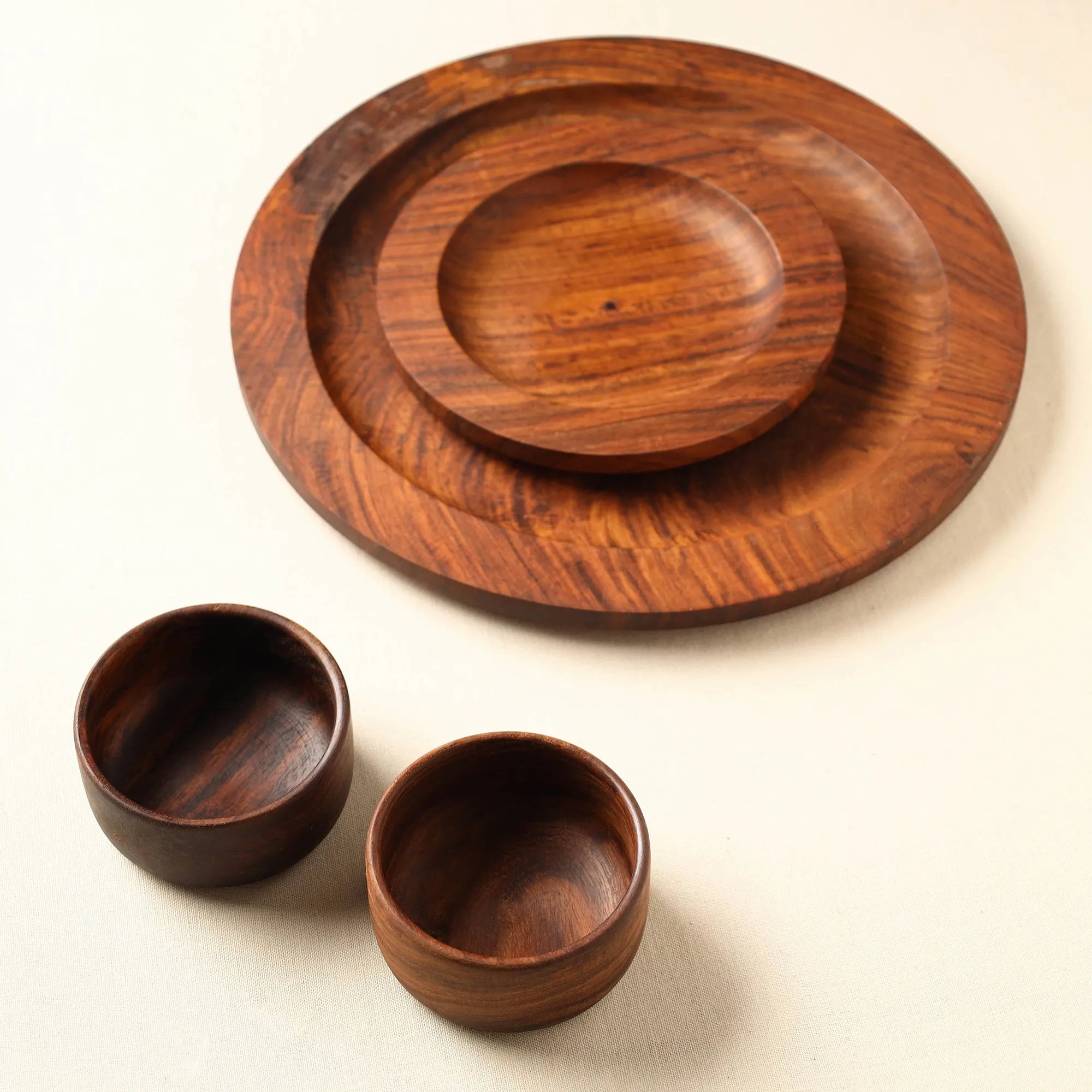 Handcrafted Sheesham Wooden Dinner Set (2 Plates & 2 Bowls)