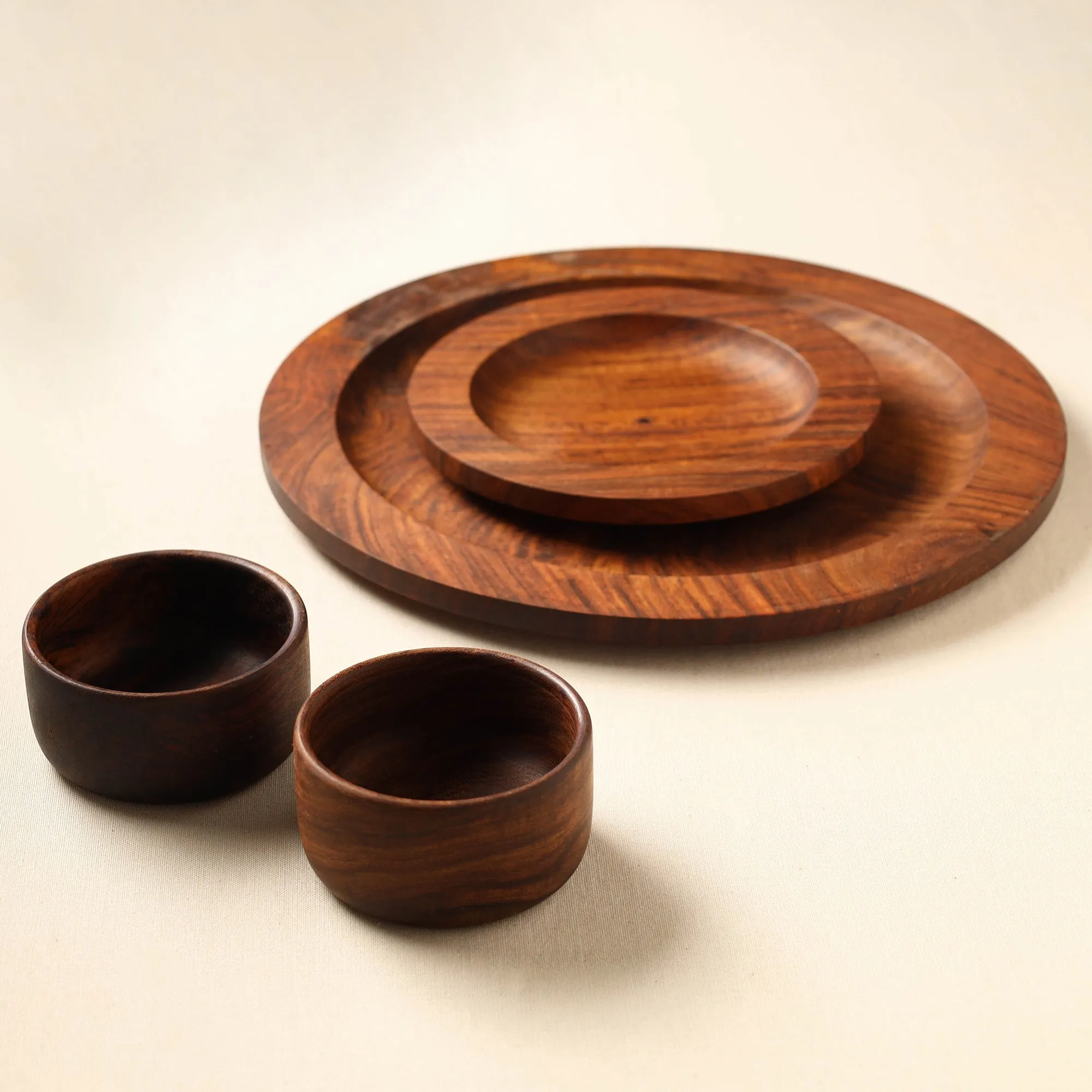 Handcrafted Sheesham Wooden Dinner Set (2 Plates & 2 Bowls)